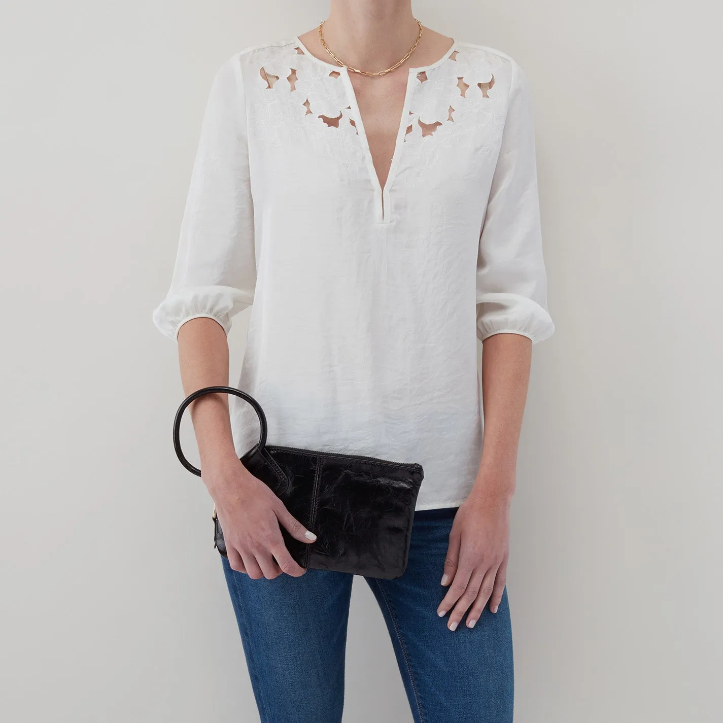 Sable Wristlet In Polished Leather - Deep Moss